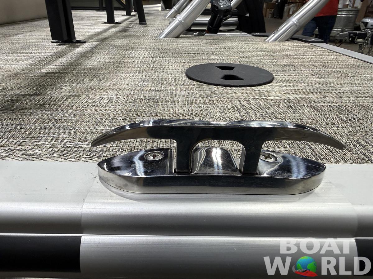 2026 Bentley Pontoons Legacy 220 Swingback