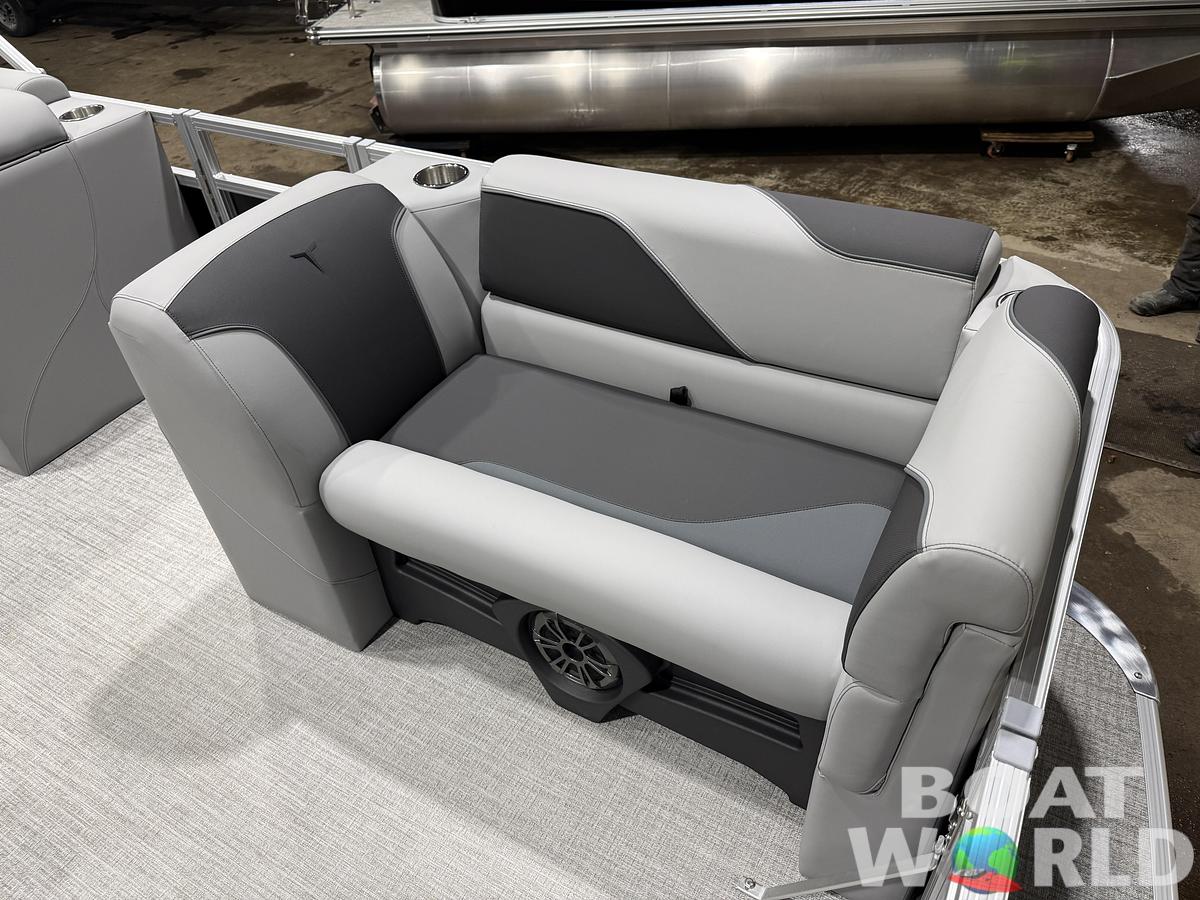 2026 Tahoe Sport Rear Fish 2180 & 4-Stroke $31995