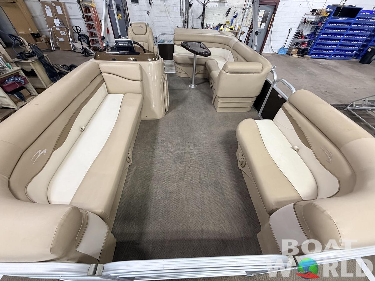 Used 2016 Bennington 20 SLM & 50HP Yamaha 4Stroke -$19,995