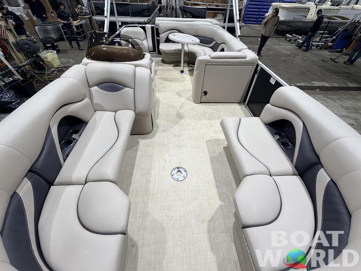 Used 2015 Sylvan Mirage 820 Cruise Special Edition Pontoon