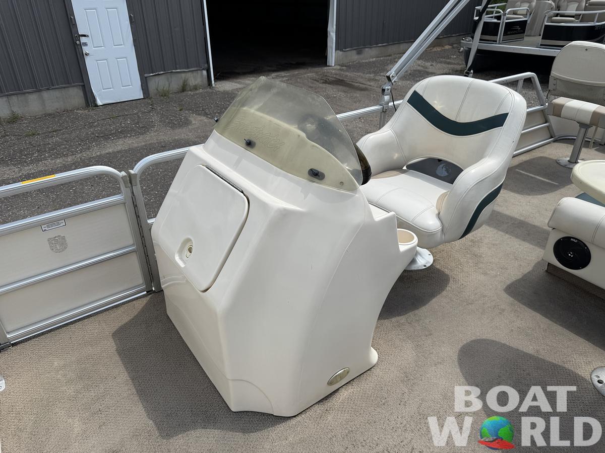 Used 2004 Sweetwater 2222 DF Pontoon WITH SEA LEGS