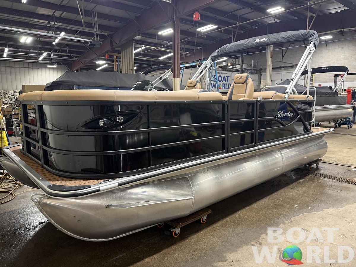 2026 Bentley Pontoons Legacy 200 Navigator Quad Lounge $39995