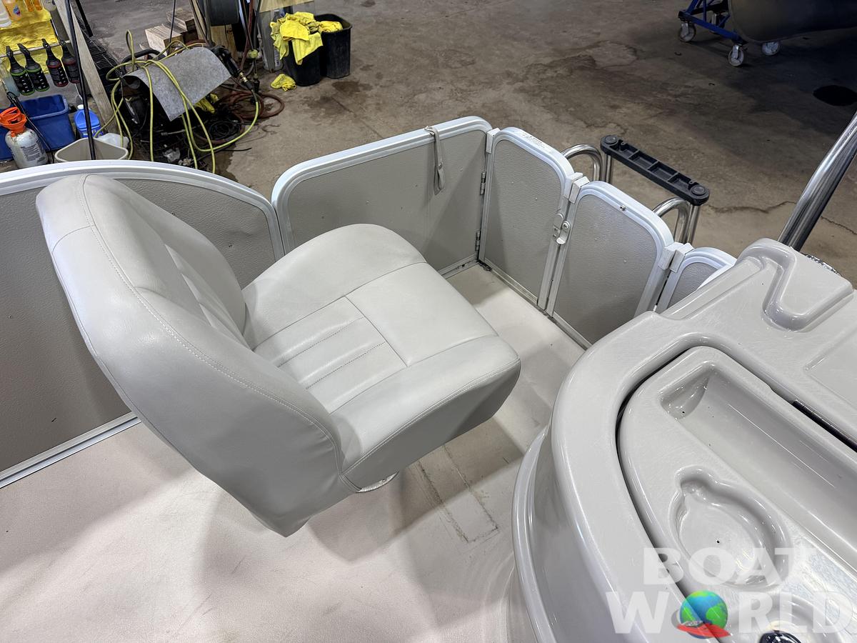 Used 2014 Premier 221 Gemini Fish n Cruise & 50HP Mercury 4Stroke -$19,995