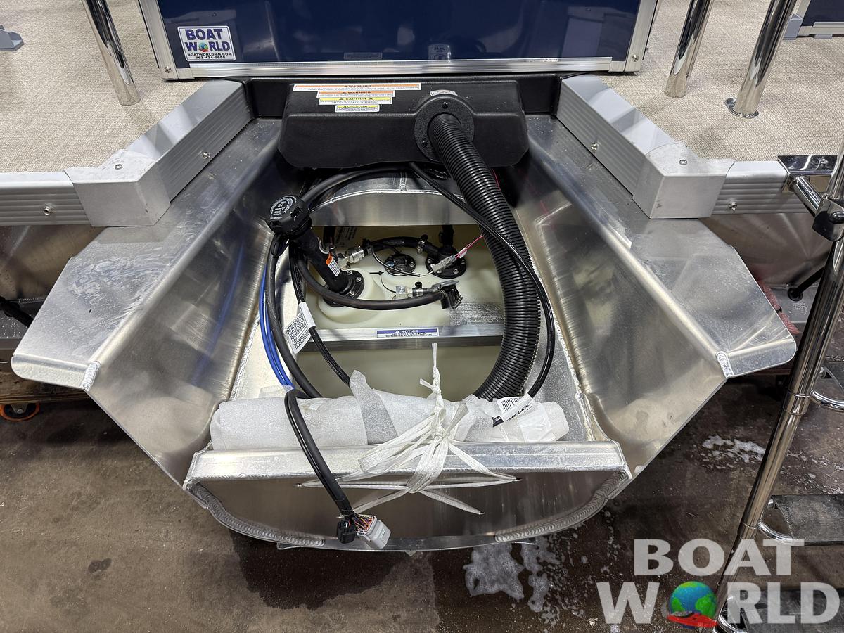 2026 Tahoe Sport 2385 Rear Fish Tritoon $46995