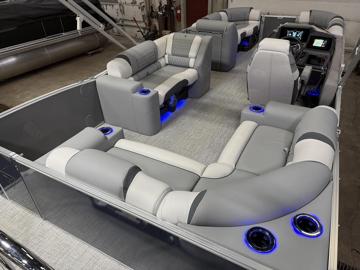 2025 Tahoe Pontoons Cascade 2385 Elite Tritoon & Honda 225HP 4-Stroke EFI