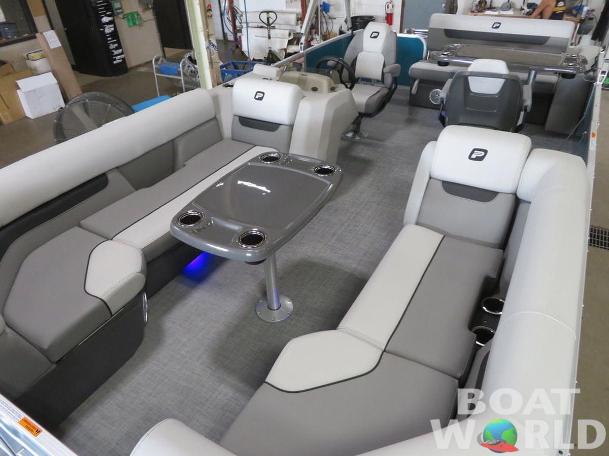 2025 Princecraft Vectra 23 RL SS Swingback Pontoon & Mercury 4-Stroke EFI