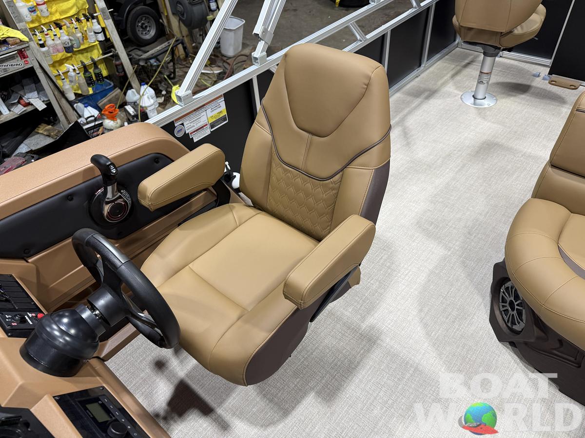 2027 Tahoe Sport Rear Fish 2385 & 4-Stroke $37995