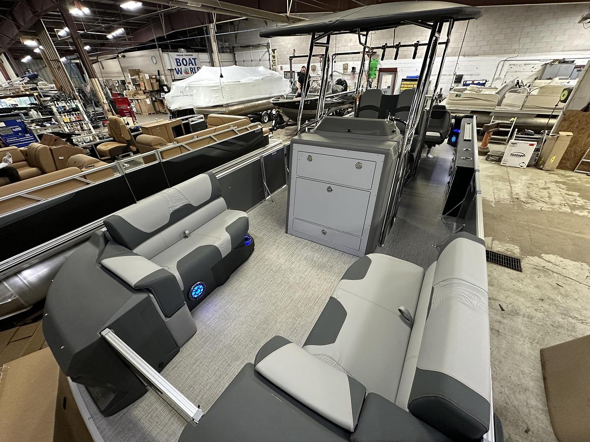 2025 Tahoe Pontoons GEOfish CRF 2585 Tritoon & 225HP Outboard