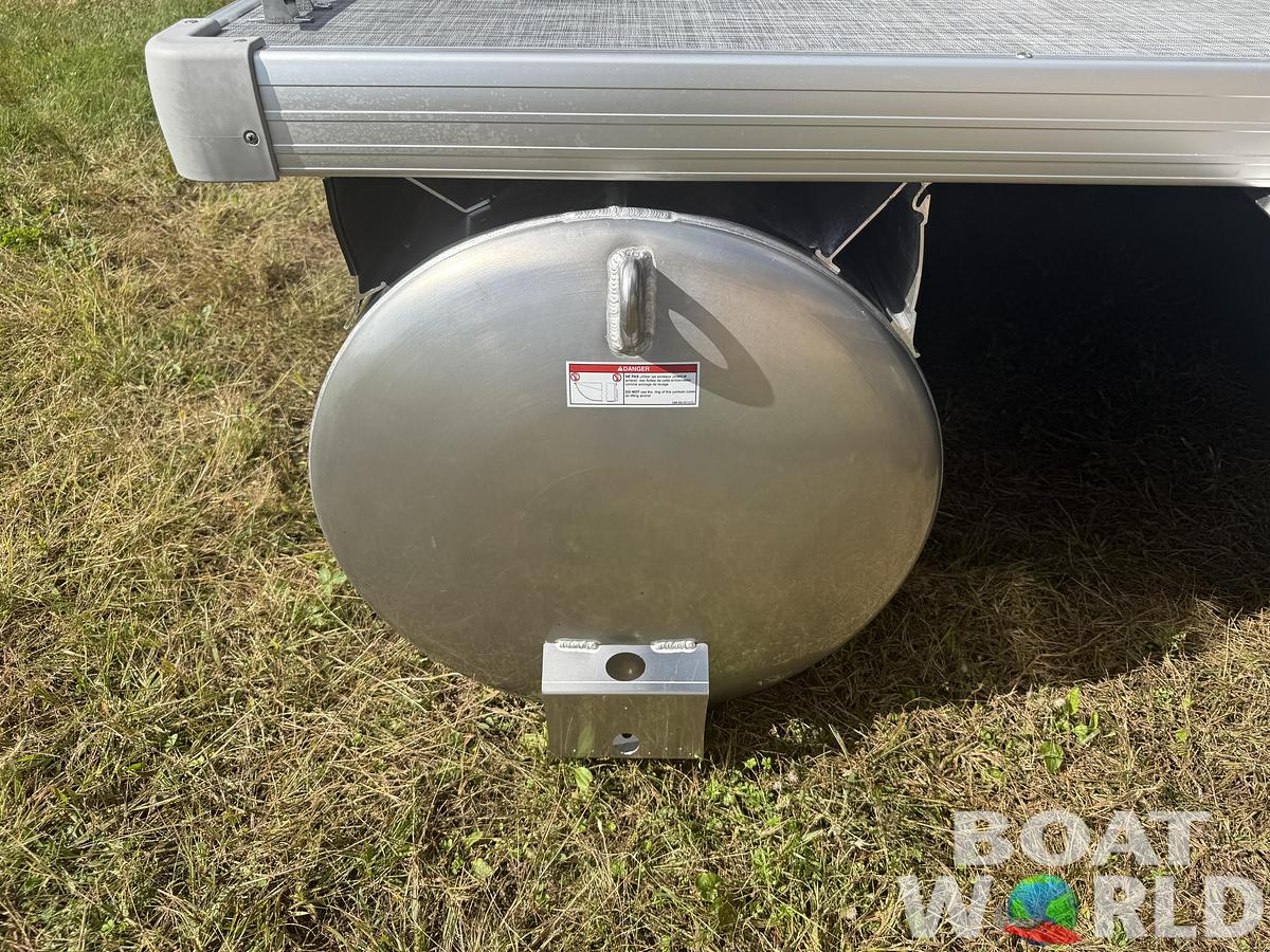 2026 Princecraft Vectra 21 RL Swingback Lounge Pontoon & Mercury 4-Stroke EFI