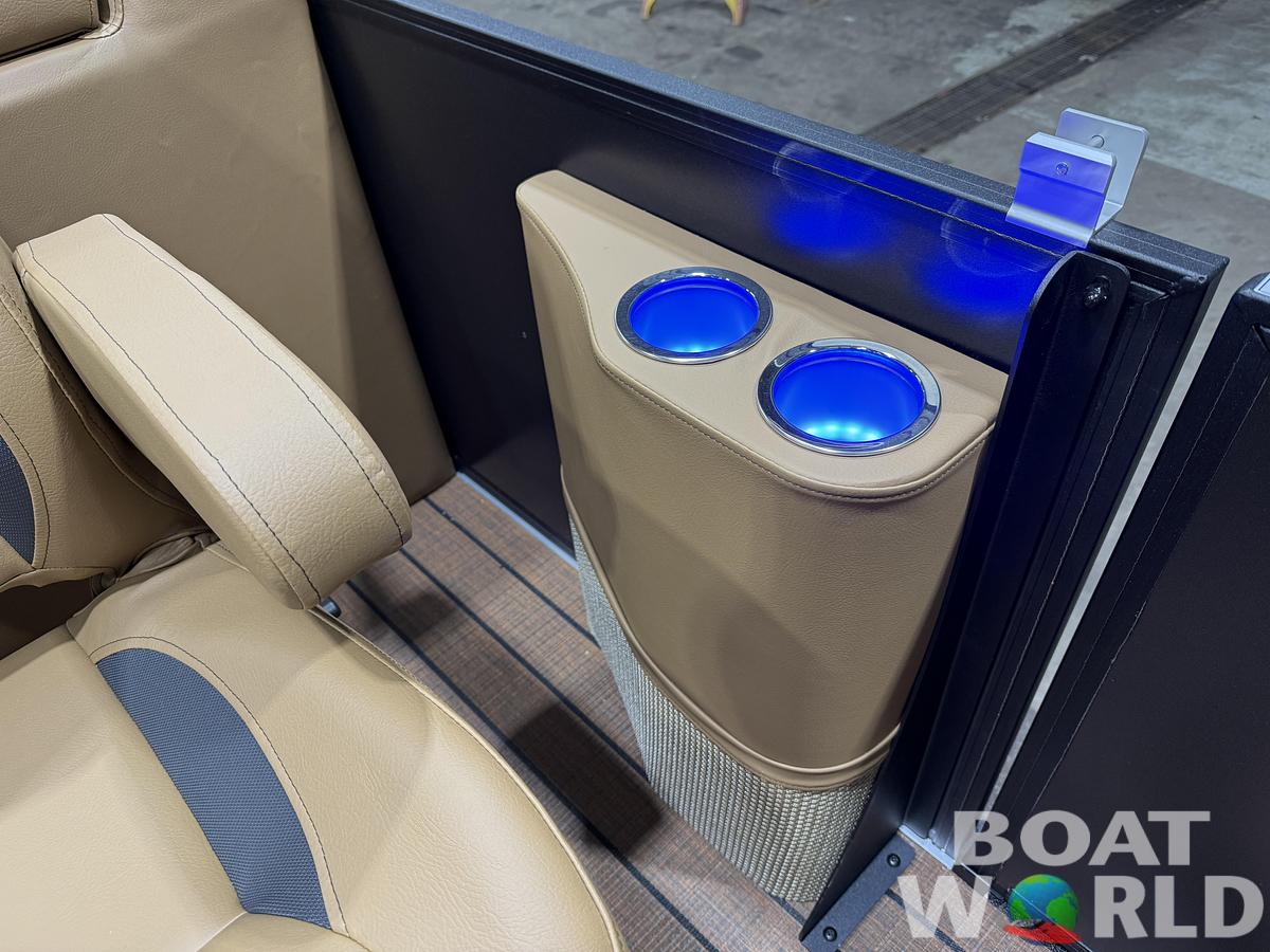 2026 Bentley Pontoons Legacy 223 Navigator DL Quad Lounge Tritoon 