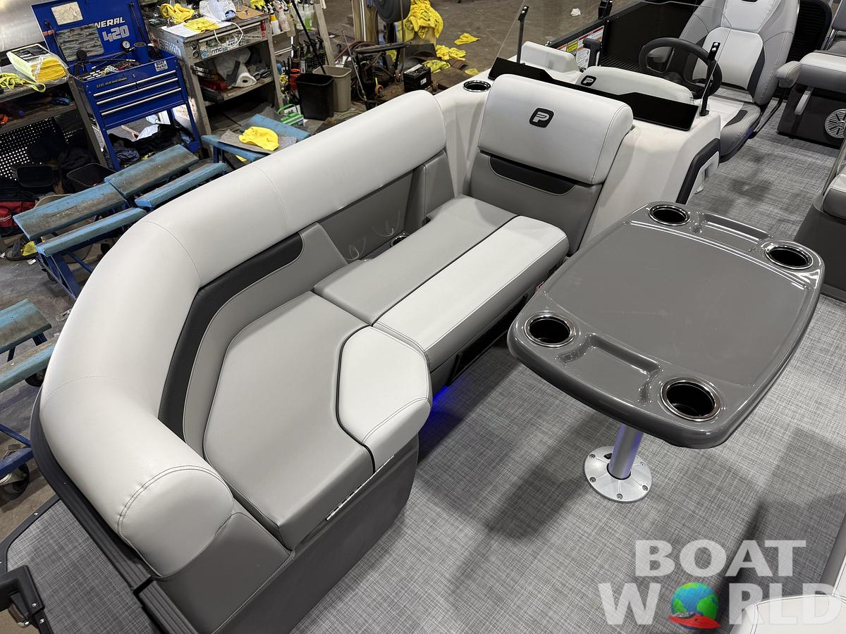 2026 Princecraft Vectra 21 RL Swingback Dinette $30995