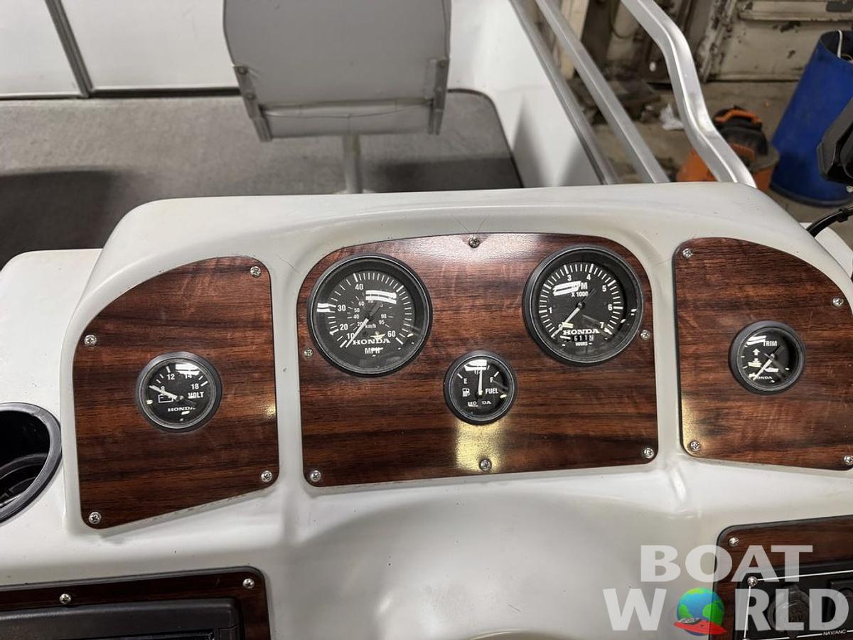 Used 2002 TMC 2200 FM Pontoon