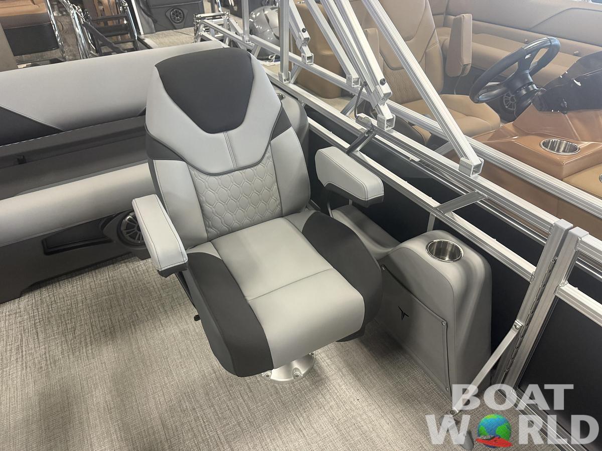 2027 Tahoe Sport VRB 2180 Swingback & 4-Stroke $33995