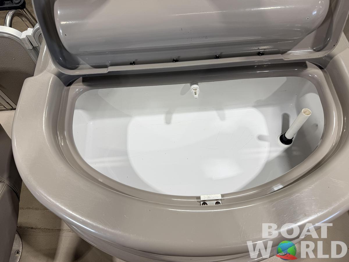 Used 2014 Premier 221 Gemini Fish n Cruise & 50HP Mercury 4Stroke -$19,995