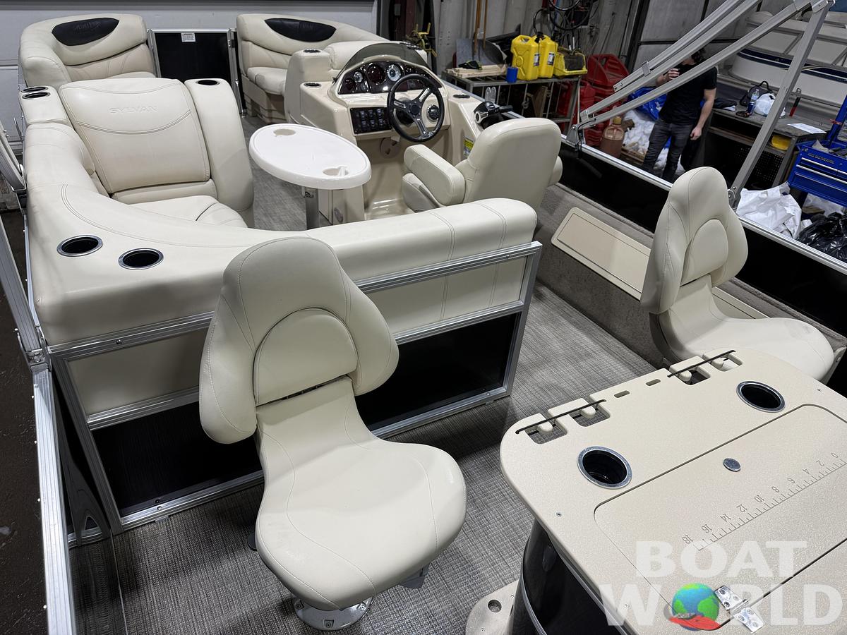 Used 2017 Sylvan 820 Fish & Cruise Pontoon