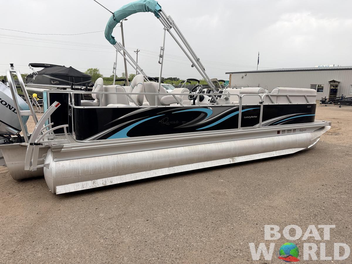 Used 2019 Qwest 822 Fish & Cruise Tritoon & 150HP Honda 4Stroke - $39,995