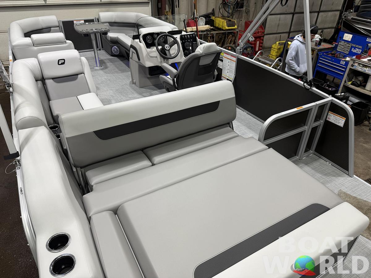 2026 Princecraft Vectra 23 RL Lounge Swingback Tritoon 