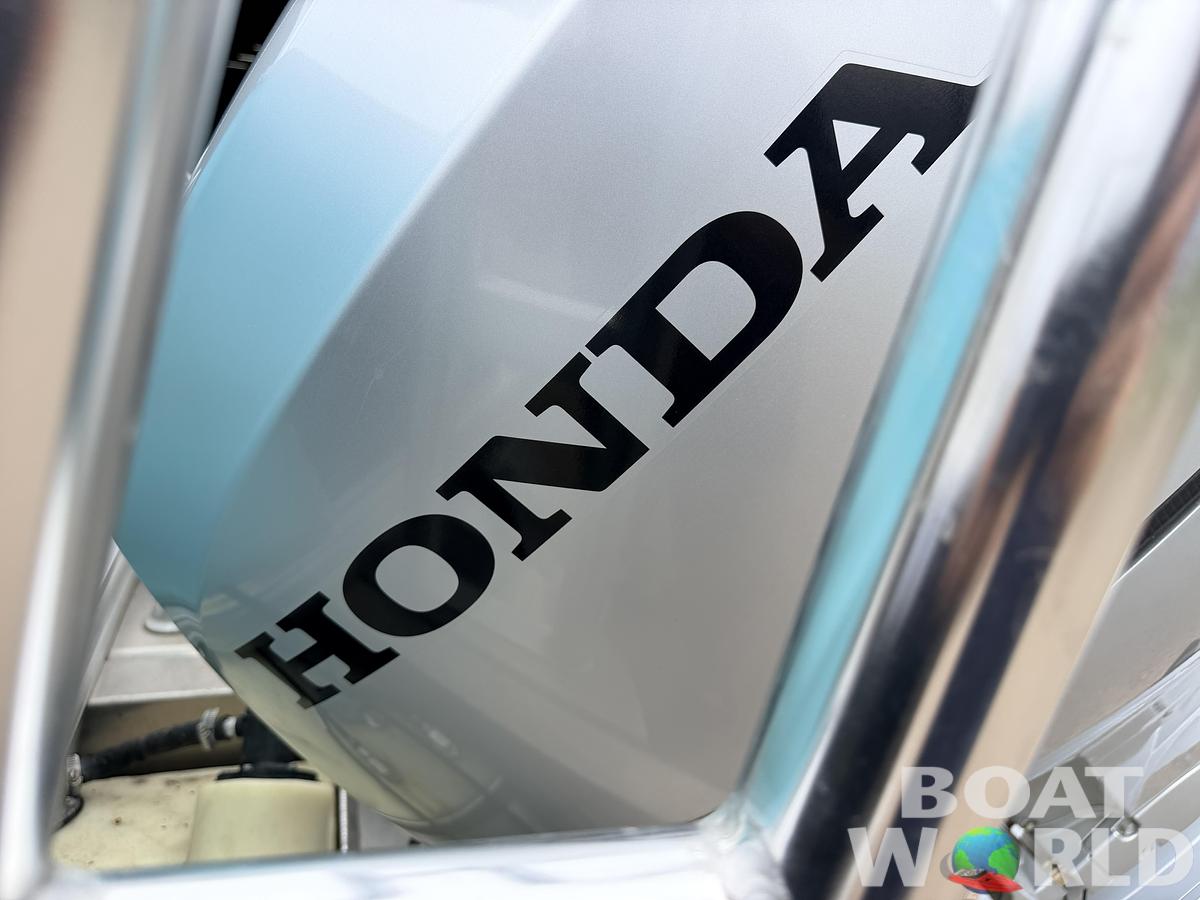 Used 2019 Qwest 822 LS Tritoon & 150HP Honda 4Stroke -$29,995
