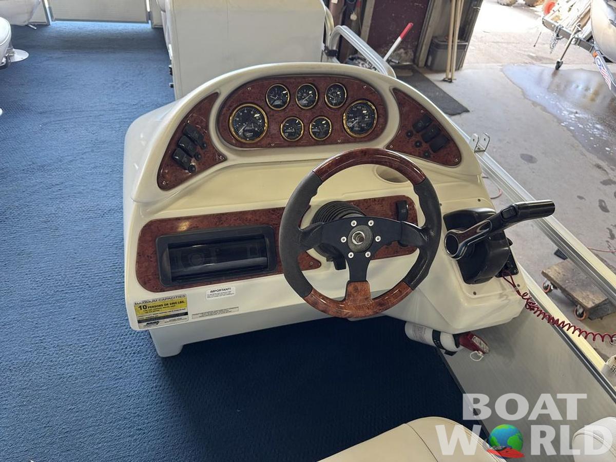 Used 2006 Weeres SunDeck 220 Pontoon