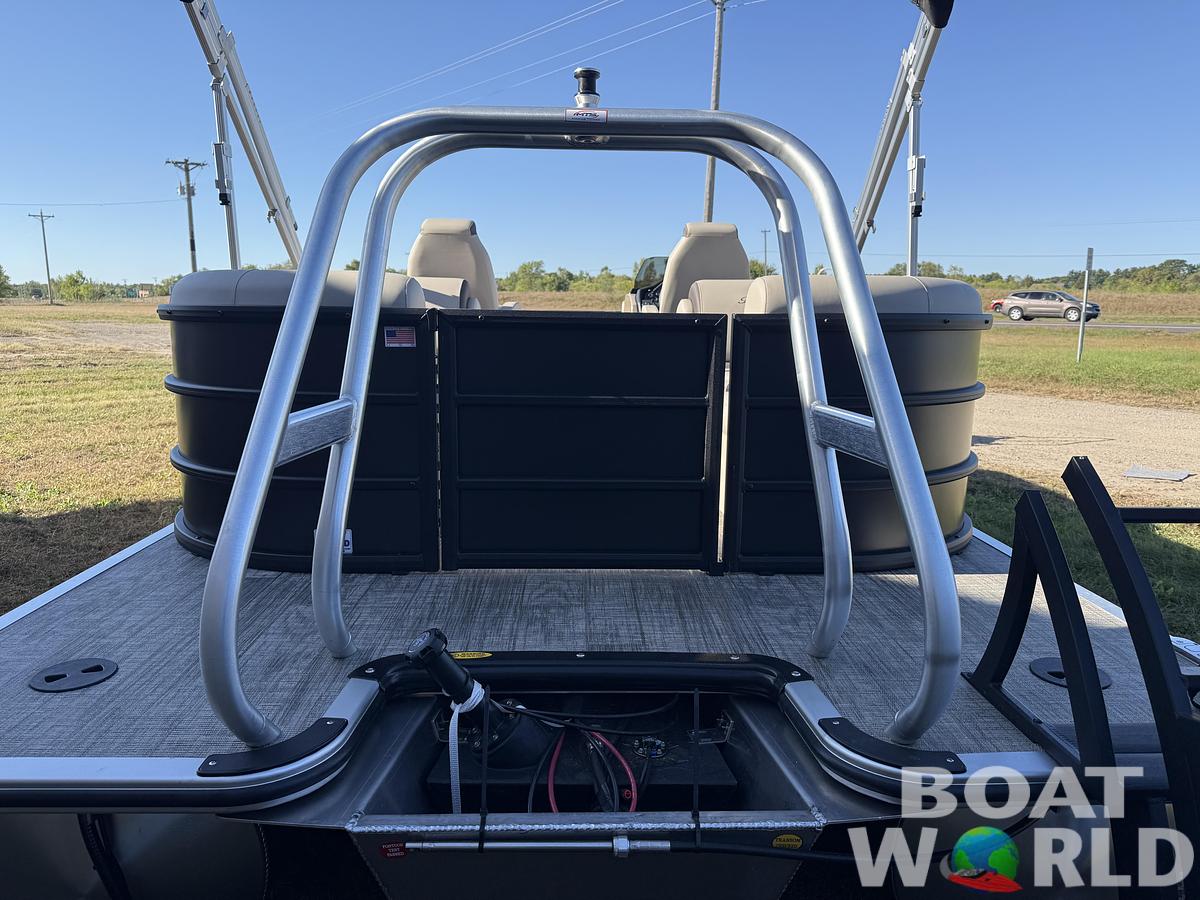 2026 Bentley Pontoons Legacy 220 Navigator DL Quad Lounge