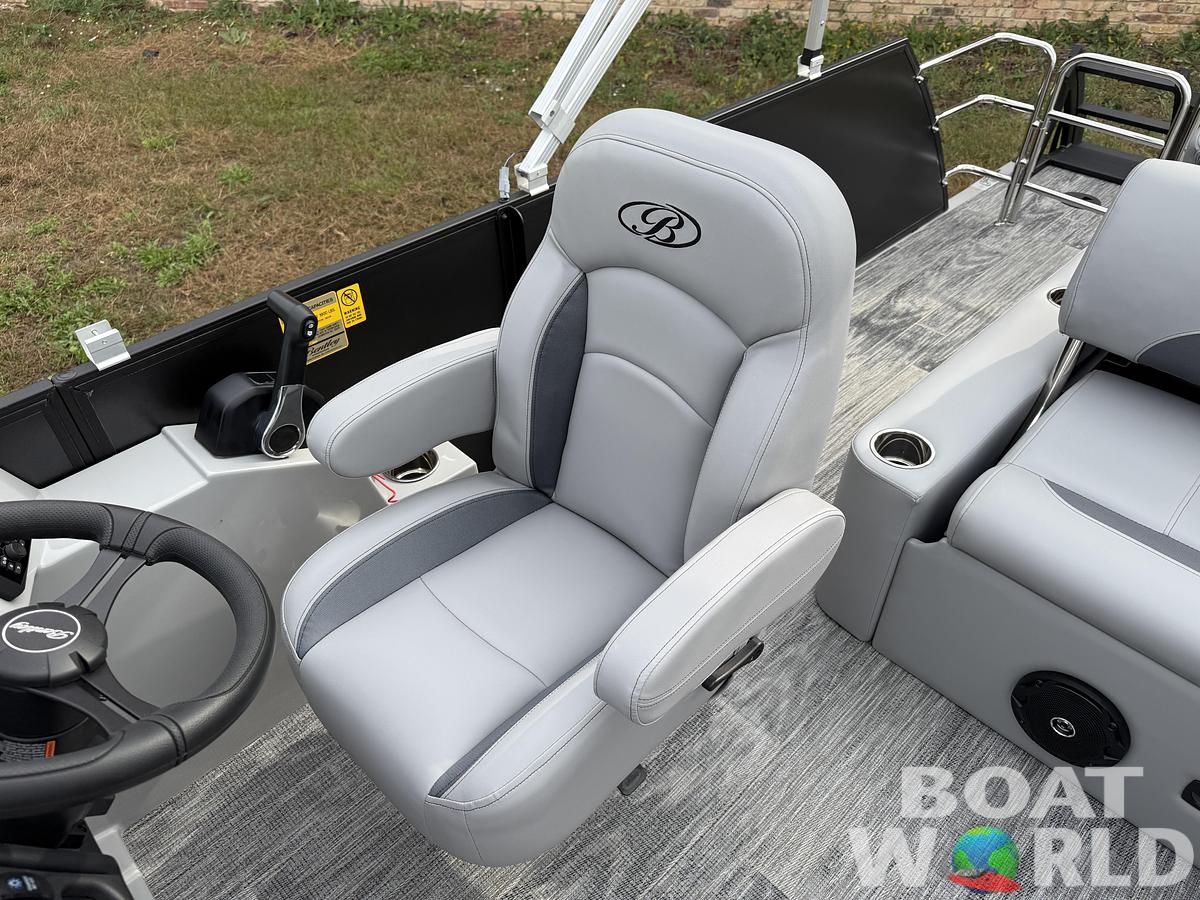 2025 Bentley Pontoons Legacy 200 Swingback