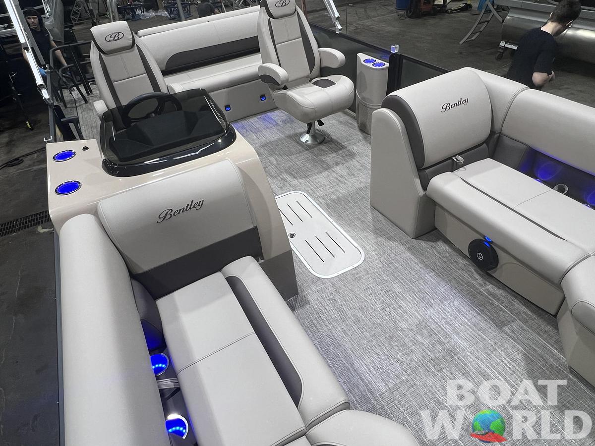 2026 Bentley Pontoons Legacy 223 Swingback Tritoon