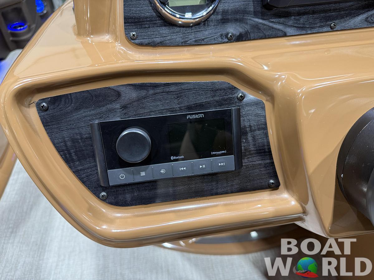 2026 Tahoe Pontoons LTZ 2385 Elite Windshield Tritoon 