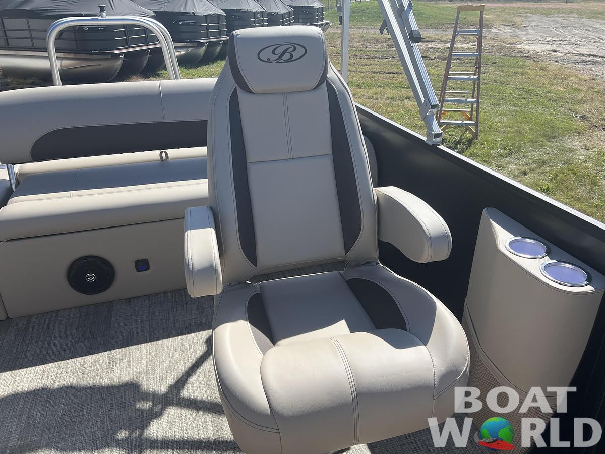 2026 Bentley Pontoons Legacy 223 Swingback Tritoon & Honda 4-Stroke EFI