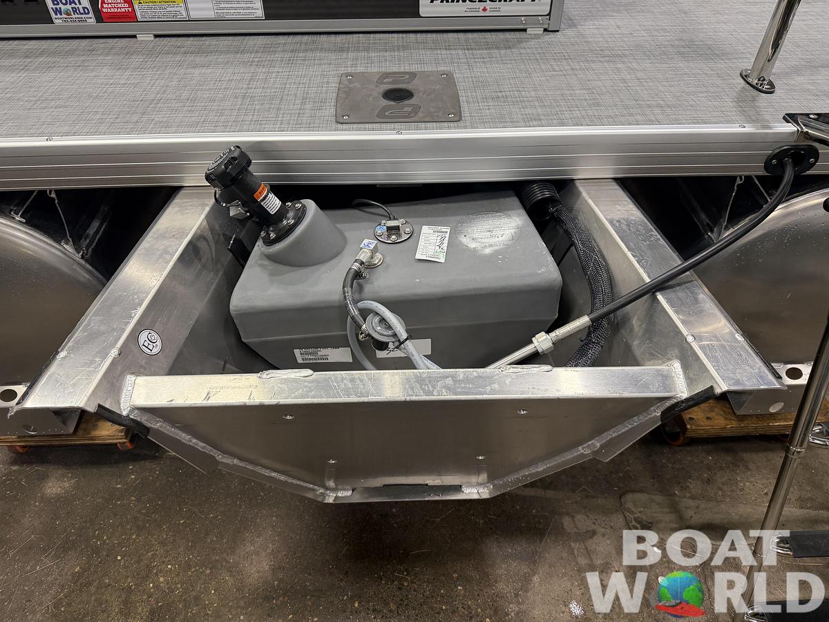 2026 Princecraft Vectra 23 RL SS Swingback Pontoon