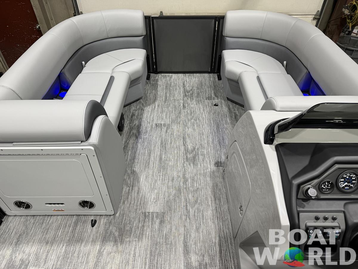2026 Bentley Pontoons Legacy 220 Swingback 