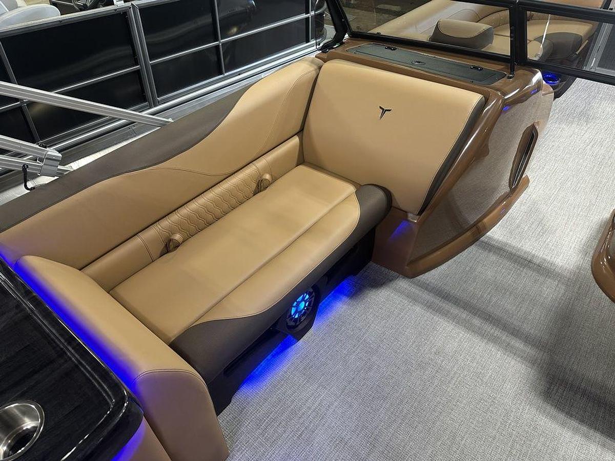 2025 Tahoe Pontoons LTZ 2385 Elite Cruise Windshield Tritoon & Honda 4-Stroke EFI