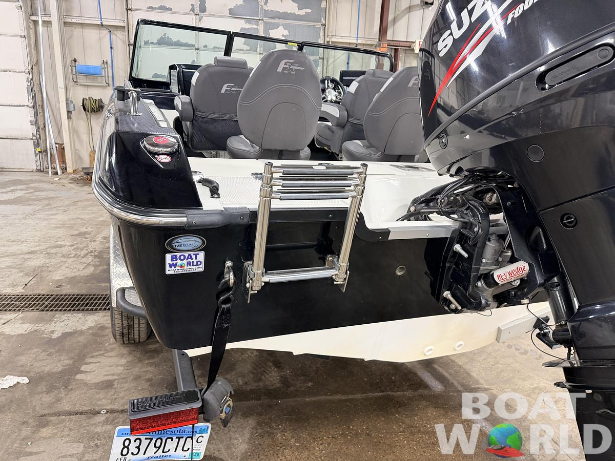 Used 2016 Larson FX 1850 DC Fiberglass Fishing Boat