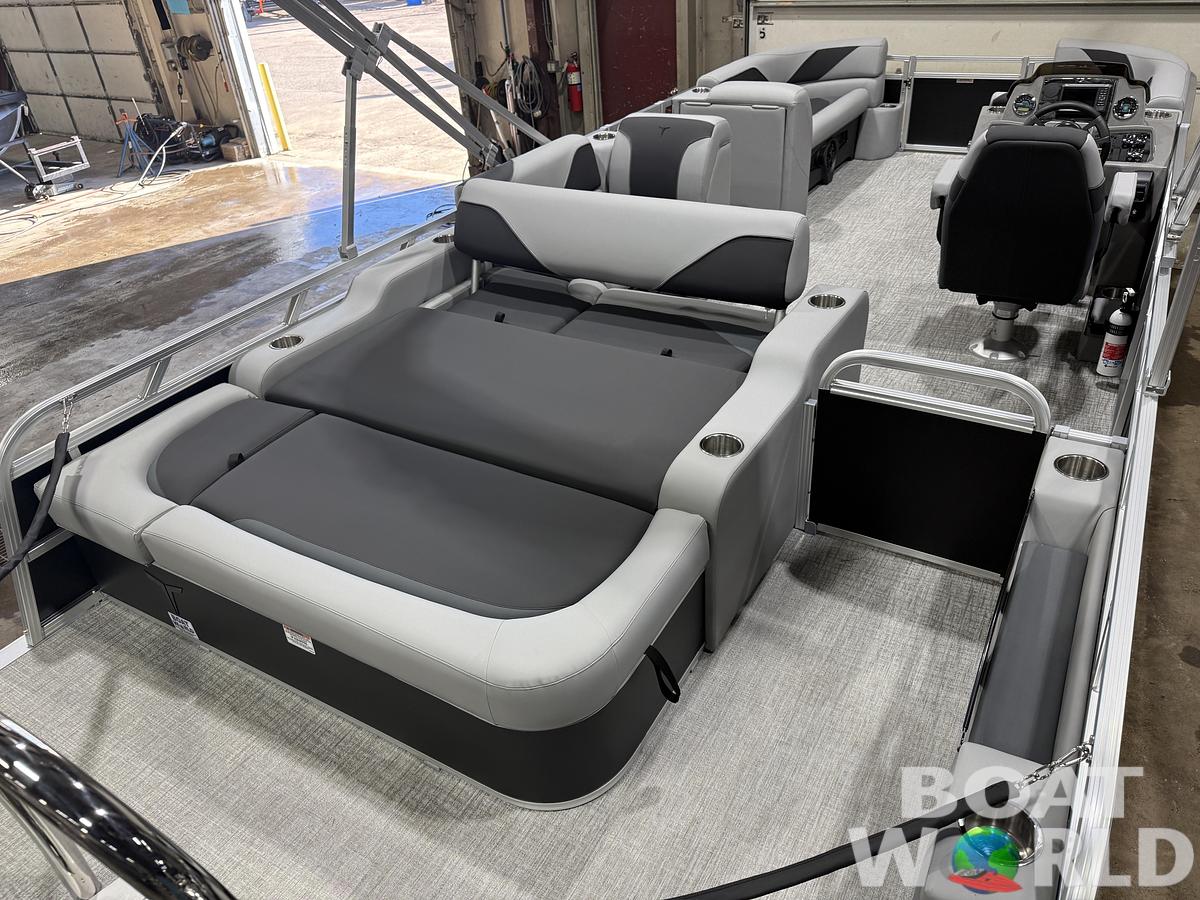 2026 Tahoe Sport VRB 2385 Swingback & 4-Stroke $34995