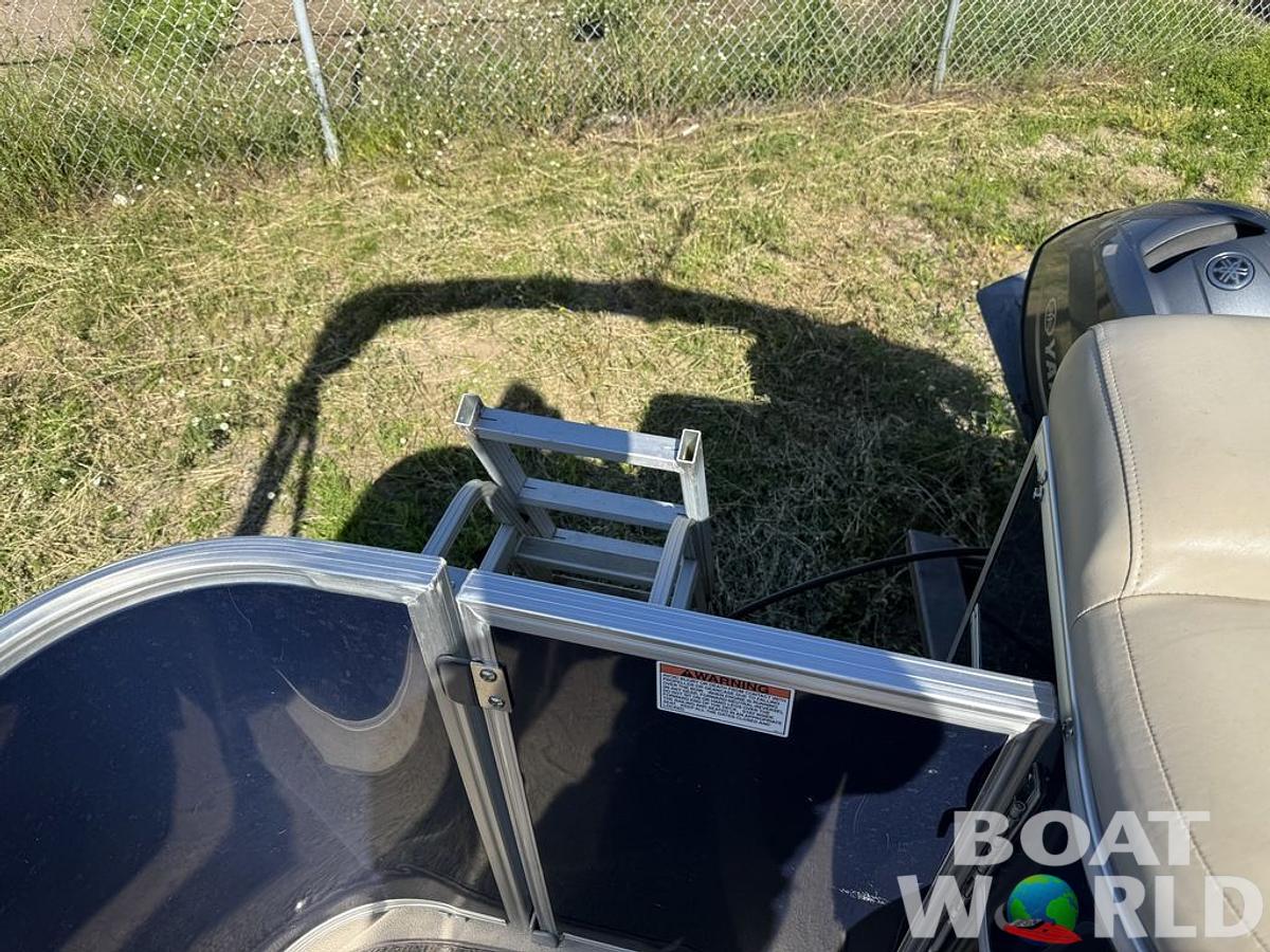 Used 2016 Sylvan 820 Cruise Pontoon