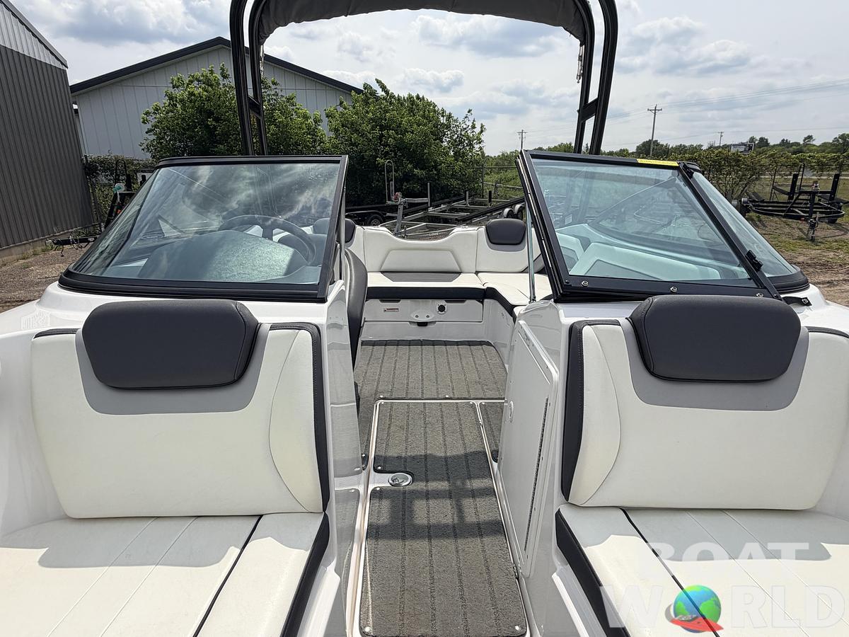 Used 2016 Yamaha AR192 Jet Boat 210HP Supercharged 1.8L & Single Axle Trailer -$29,995