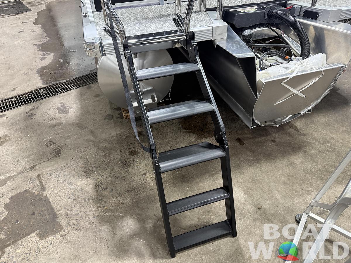 2026 Tahoe Pontoons LTZ 2385 Elite Windshield Tritoon