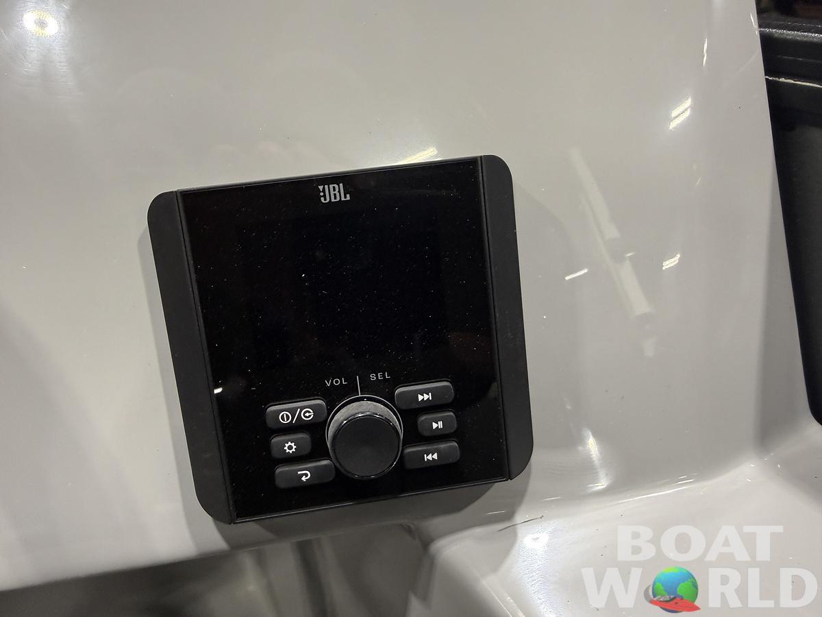 2026 Bentley Pontoons Legacy 220 Navigator Quad Lounge