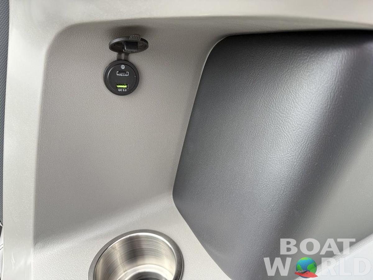 2025 Tahoe Pontoons LTZ 2385 Quad Lounge Shift Flip & Honda 4-Stroke EFI