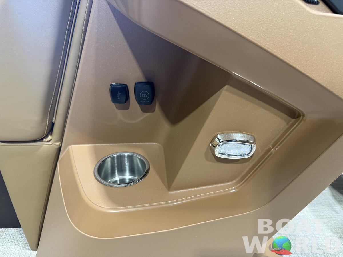 2027 Tahoe Sport VRB Premium 2385 Swingback & 4-Stroke $37995