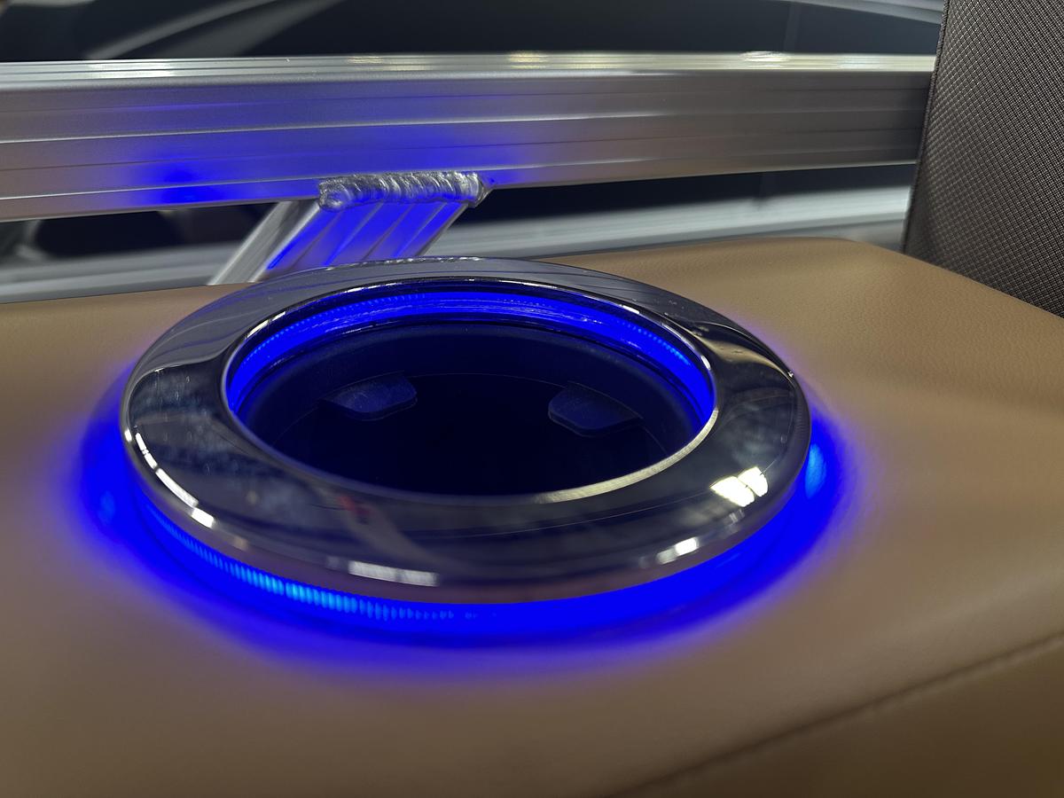 2025 Tahoe Pontoons LTZ 2385 Swingback (VRB) Windshield Tritoon & Honda 4-Stroke EFI