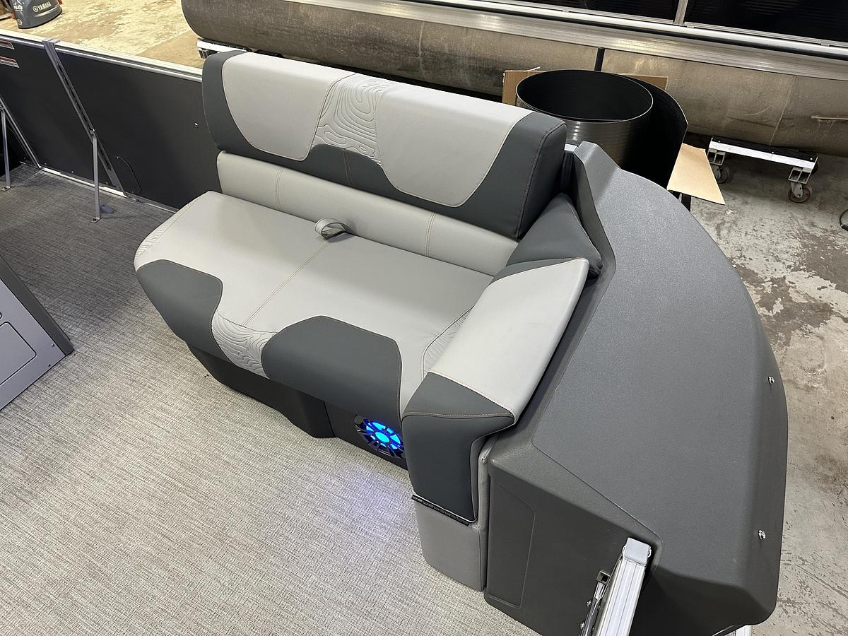 2025 Tahoe Pontoons GEOfish CRF 2585 Tritoon & 225HP Outboard