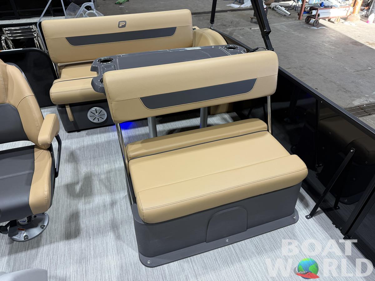 2027 Princecraft Vectra 23 RL Dinette Swingback $36,995