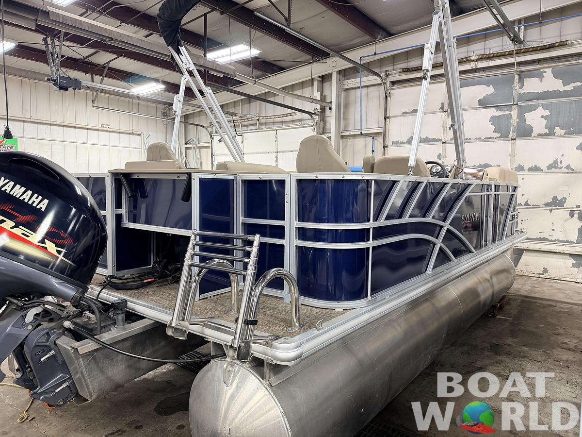 Used 2022 Sylvan  Mirage 820 Fish & Cruise