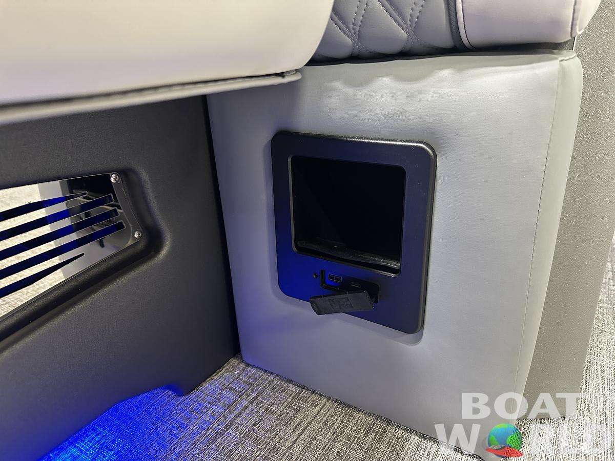 2025 Tahoe Pontoons Cascade 2385 Quad Lounge Shift Flip & Honda 4-Stroke EFI