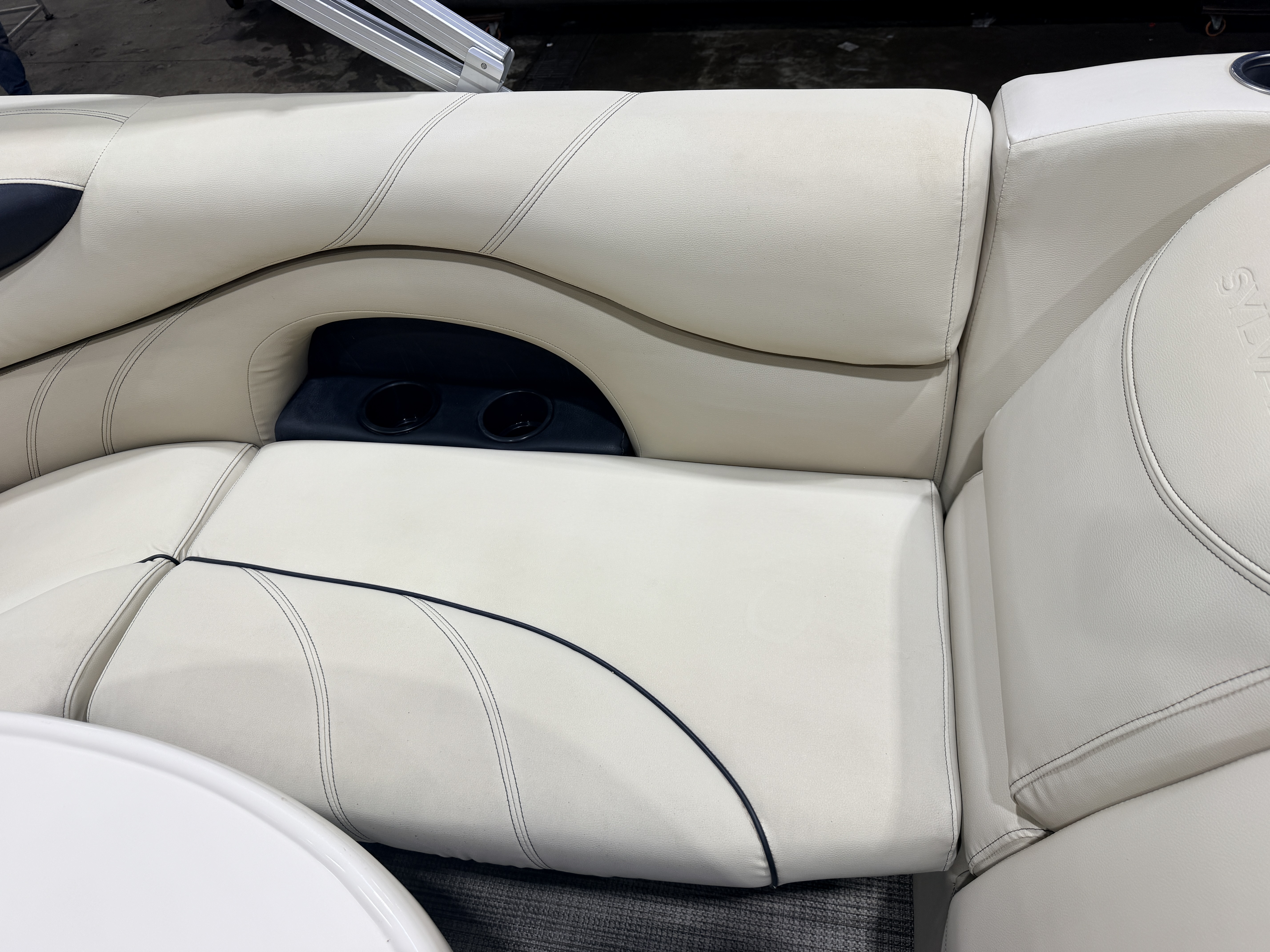 Used 2019 Sylvan Mirage 820 Cruise & 50HP Yamaha 4Stroke