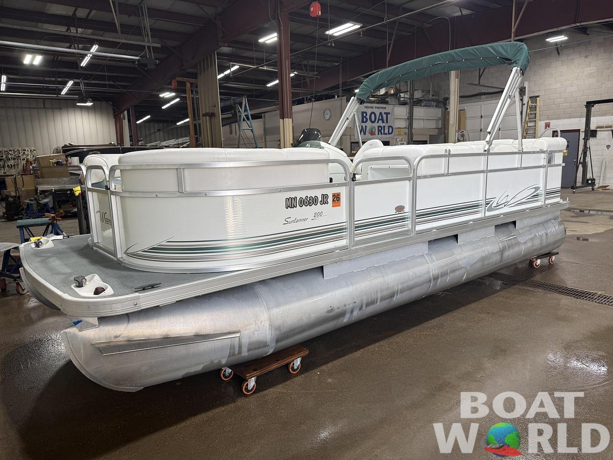 Used 2003 Weeres 200 SunTanner & 60HP Johnson 4Stroke -$11,995