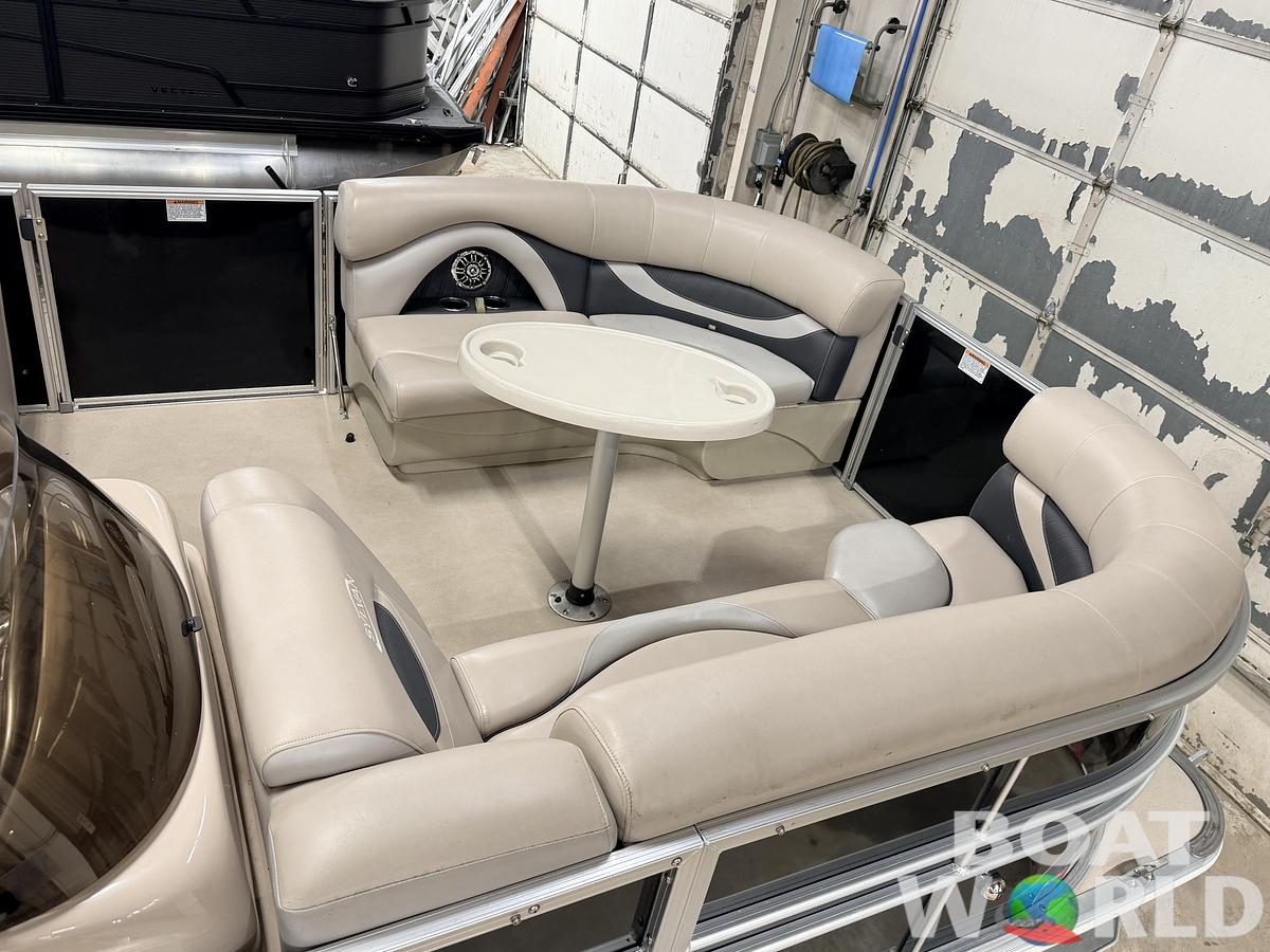 Used 2015 Sylvan Mirage 820 & 90HP Mercury 4Stroke - $21,995