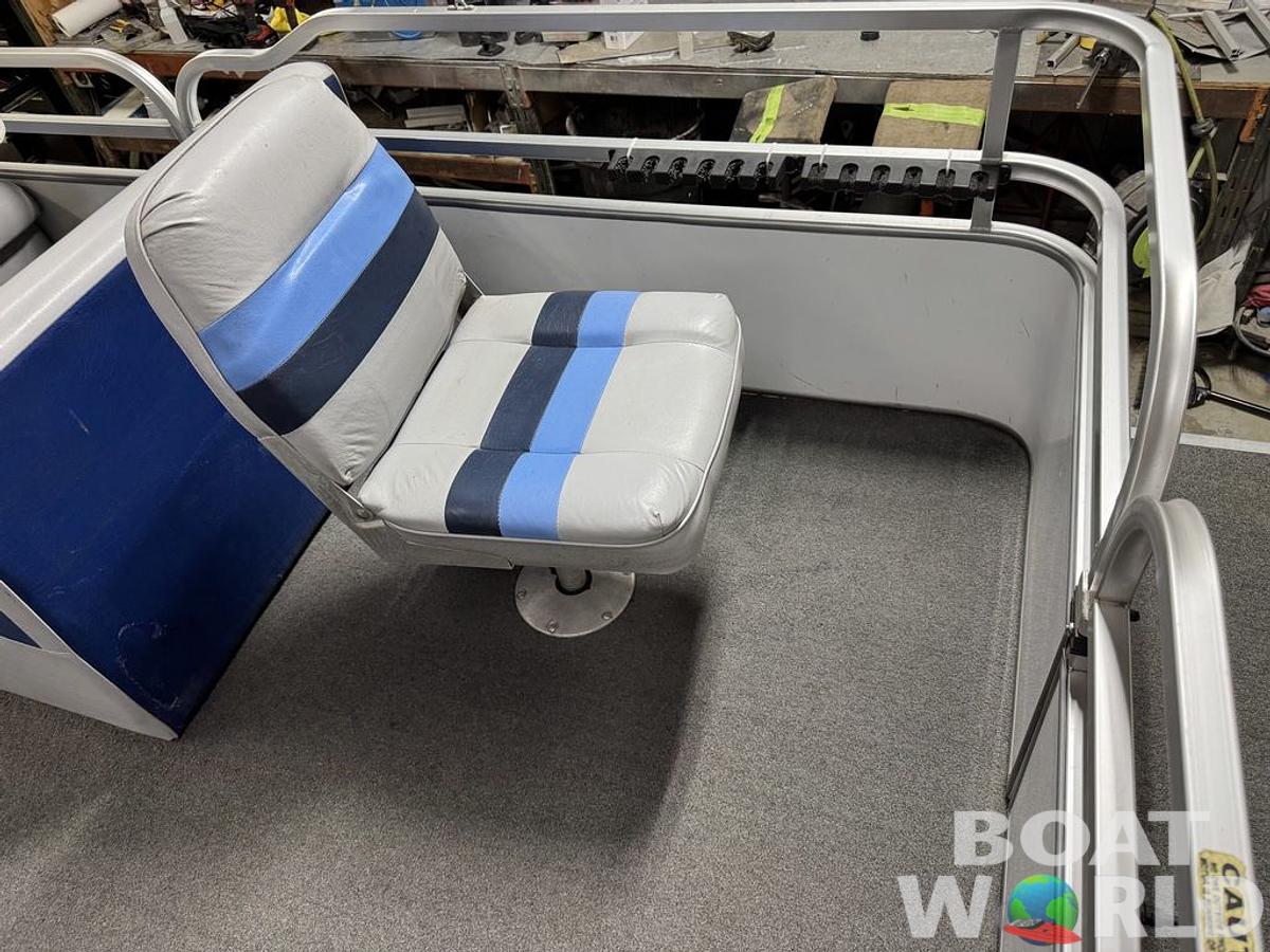 Used 2002 TMC 2200 FM Pontoon