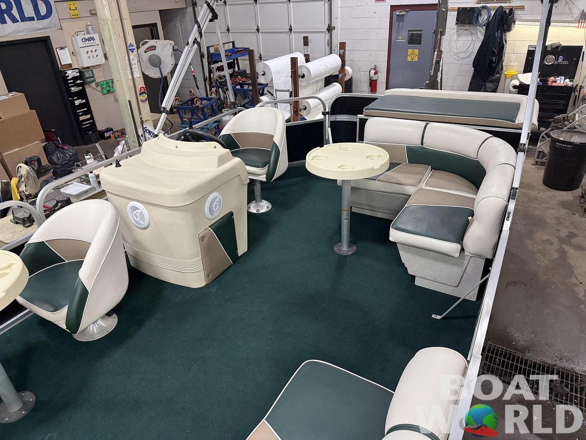 Used 2005 Leisure Island 2021 & 40HP