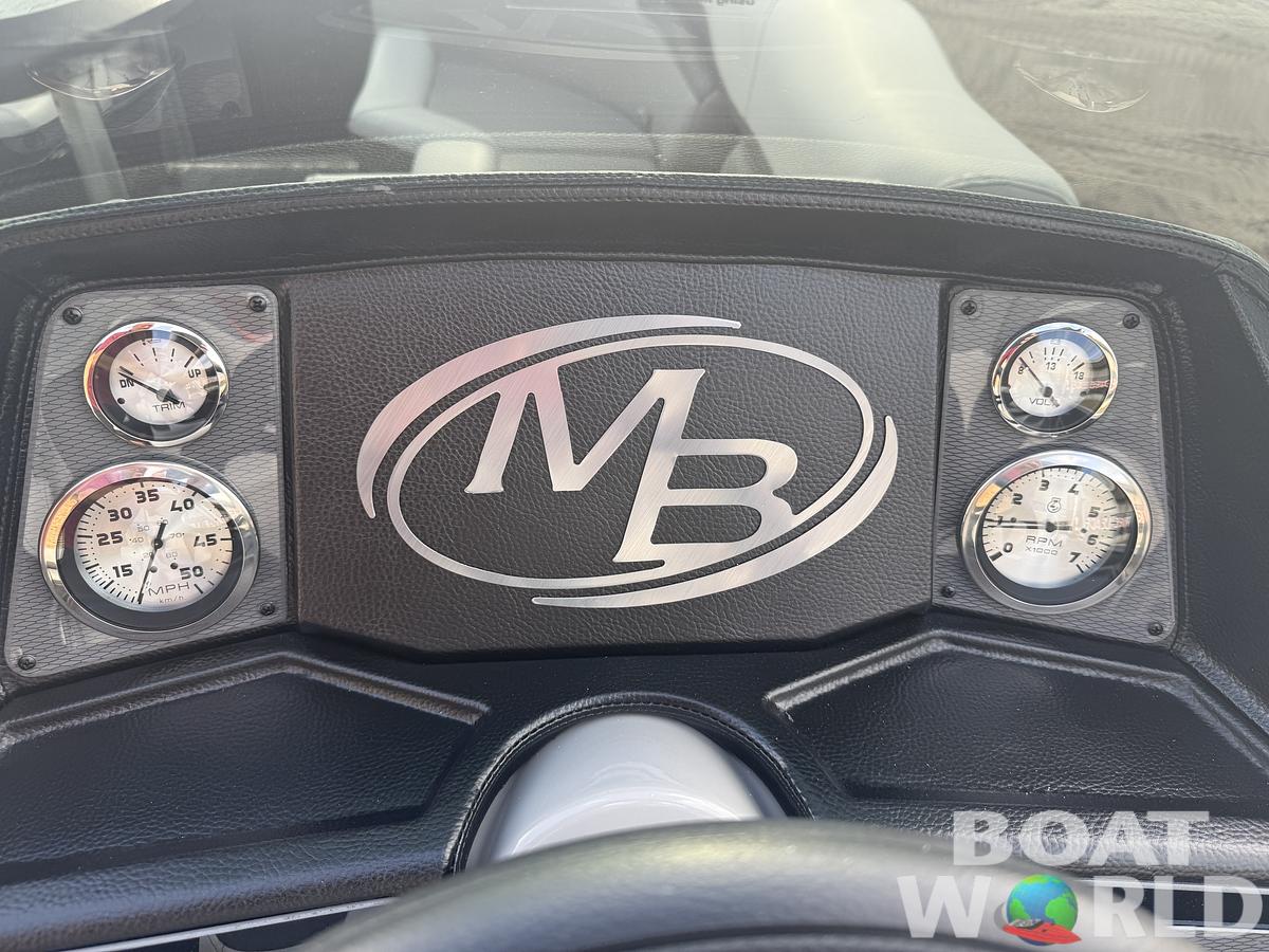 2026 Montego Bay 8522 Swingback Deluxe Pontoon